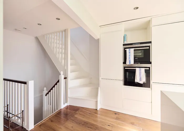 The Notting Hill Hideout - 2Bdr Apartment